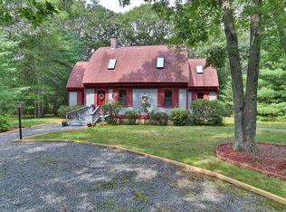 61 Head Of The Pond Ln, Marstons Mills, MA 02648