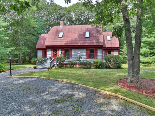 61 Head Of The Pond Lane, Marstons Mills, MA 02648