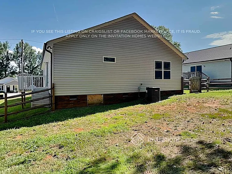 1125 Roberts St — Photo 18