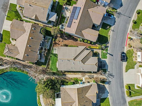 3rd image of 633 Deerfield Way