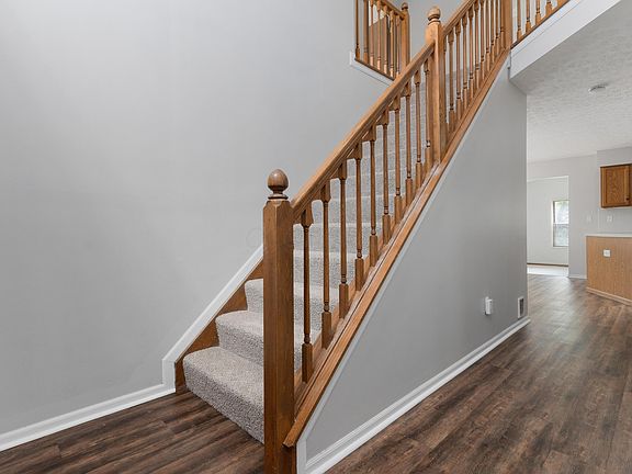 5th image of 2367 Walborn Dr