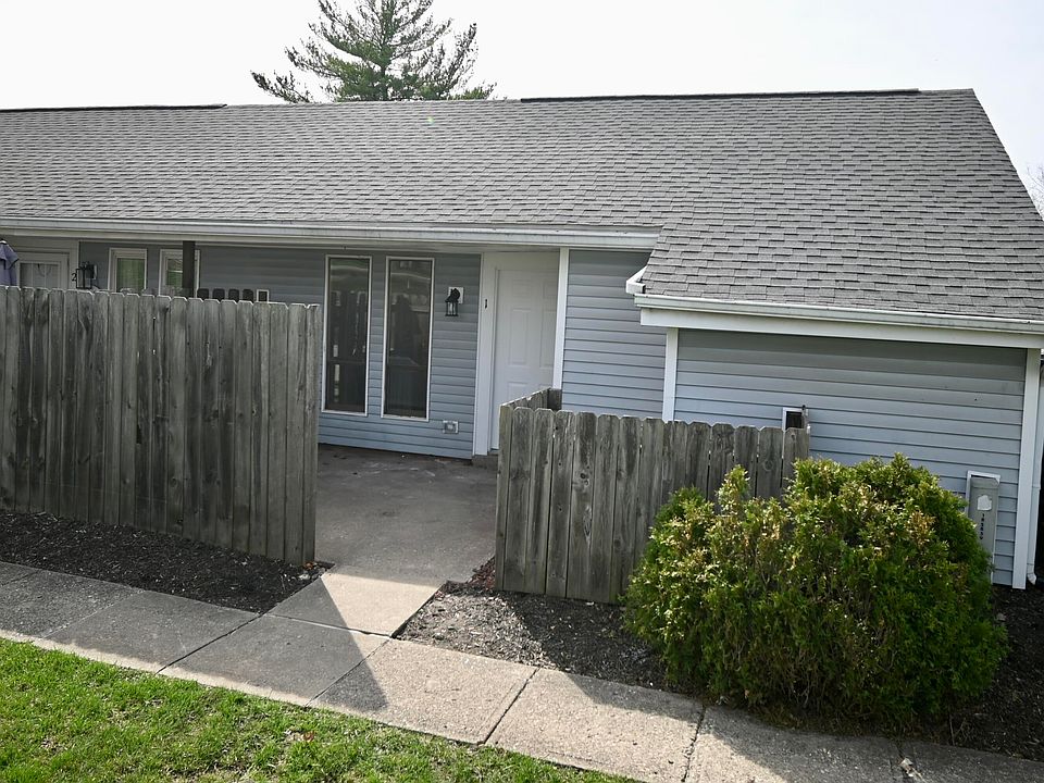 1st image of 4231 Briarwood Dr APT 1