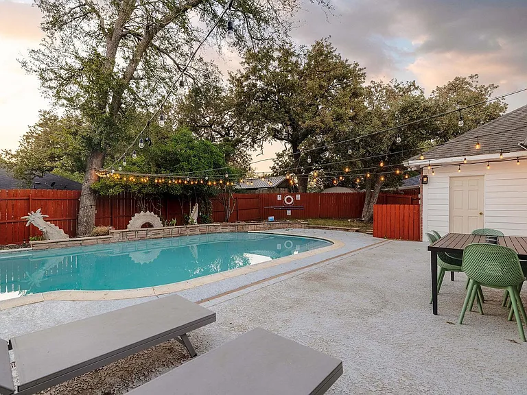 7701 Ridgeway Ct — Photo 28