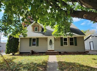 401 N Clark St, Black creek, WI 54106