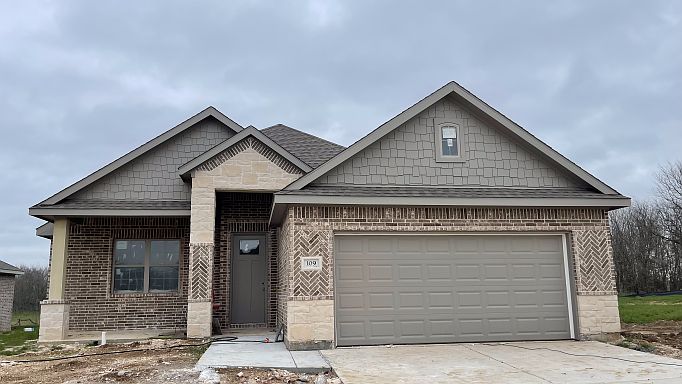 109 Maverick Trail