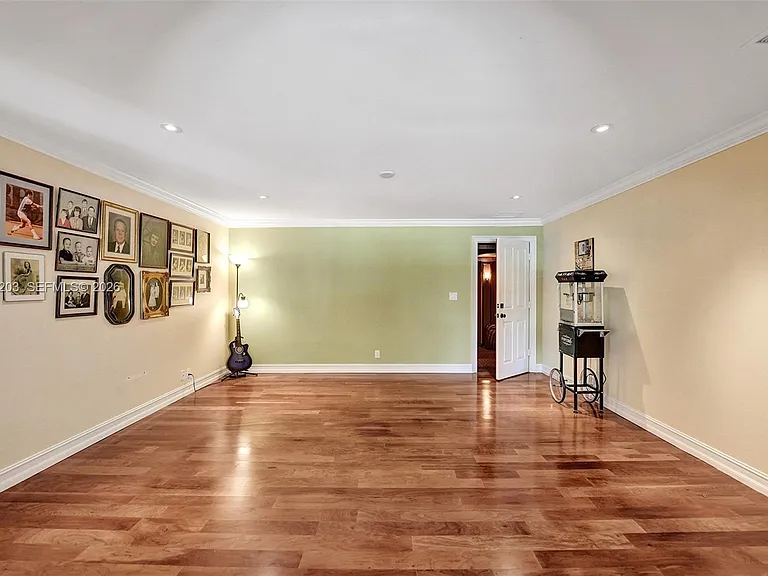 22180 Woodset Ln — Photo 46