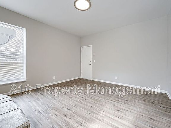 2nd image of 301 Benton Blvd APT 4