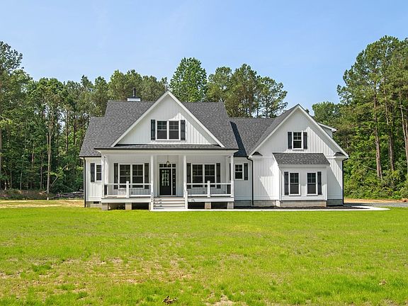 2nd image of 33304 Dogwood Ln