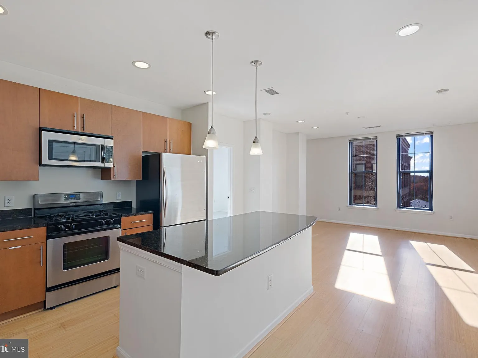 Spectrum Condo — Photo 4