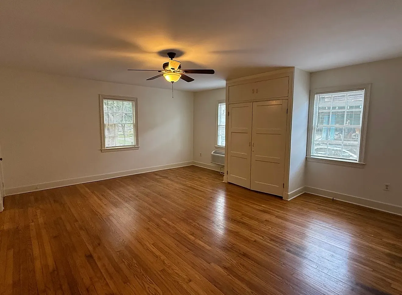 Studio, 650 sqft, $835 — Photo 2