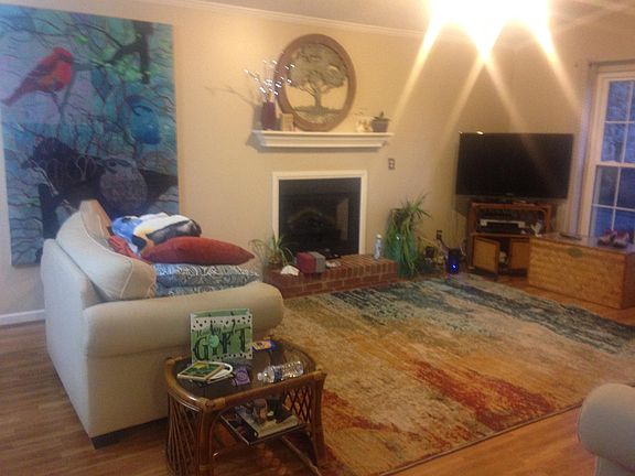 3rd image of 10732 Lonnie Ln