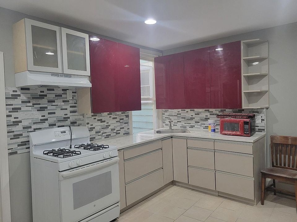 2nd image of 739 Broadway Unit 2