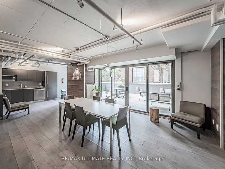 32 Camden St #906 — Photo 31
