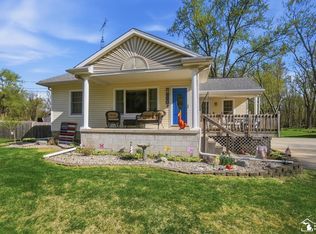 660 Pickard Rd, Temperance, MI 48182