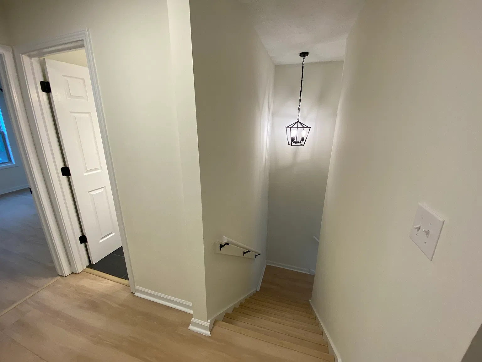 3 bed, 1.5 bath, 1200 sqft, $1,875 — Photo 4