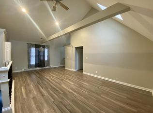 205 1/2 W Franklin St, Greencastle, IN 46135