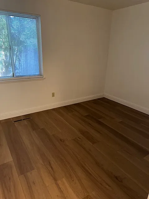3 bed, 1.5 bath, 1080 sqft, $2,995 — Photo 4