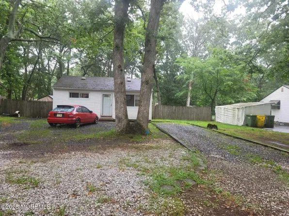 107 Ronald Road, Lakewood, NJ 08701