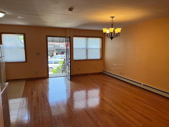 5th image of 3604 Avenue S