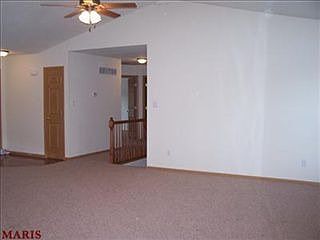 4th image of 215 Williamsburg Dr