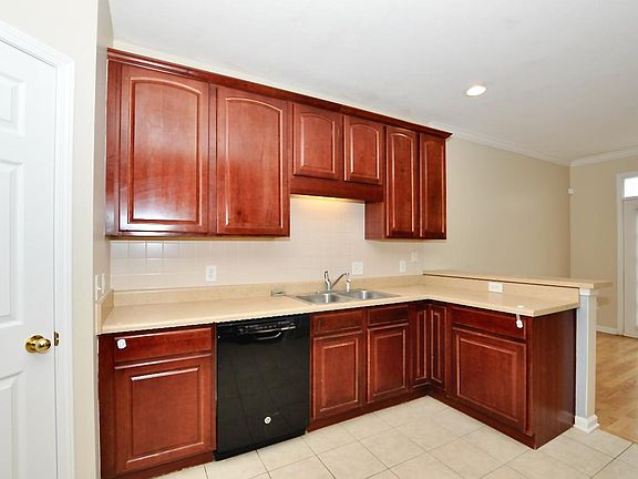 5th image of 2354 Colfax Ln
