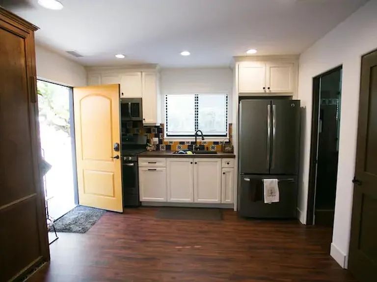 3490 Seacrest Dr — Photo 10