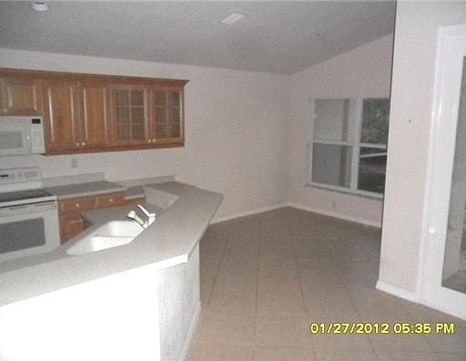 3rd image of 12239 Plandome Drive