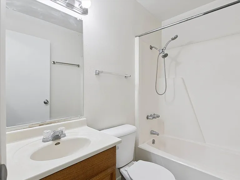 12513 Church St — Photo 78