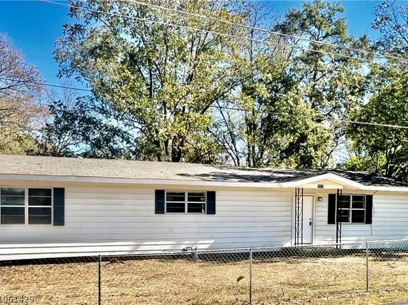 557 Sunshine St, Waldron, AR 72958