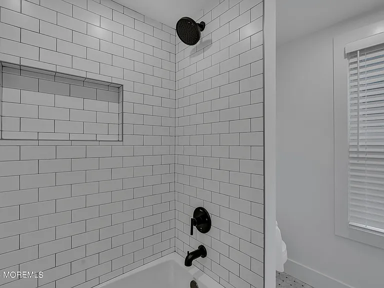 64 Webb Ave — Photo 22