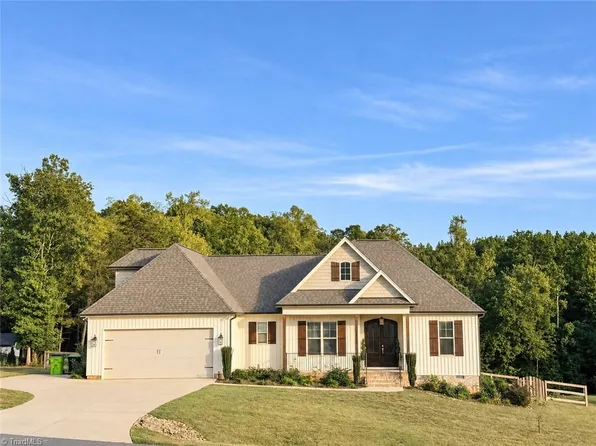 8833 Belews Ridge Rd, Stokesdale, NC 27357