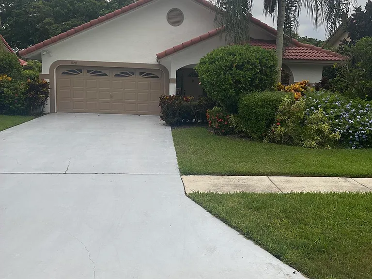 10215 Camelback Ln — Photo 6