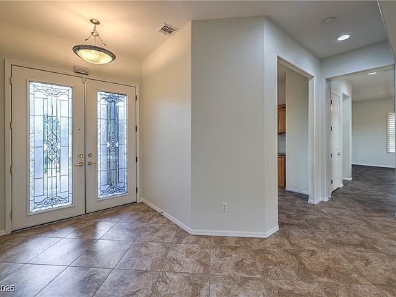 2nd image of 2563 Collinsville Dr