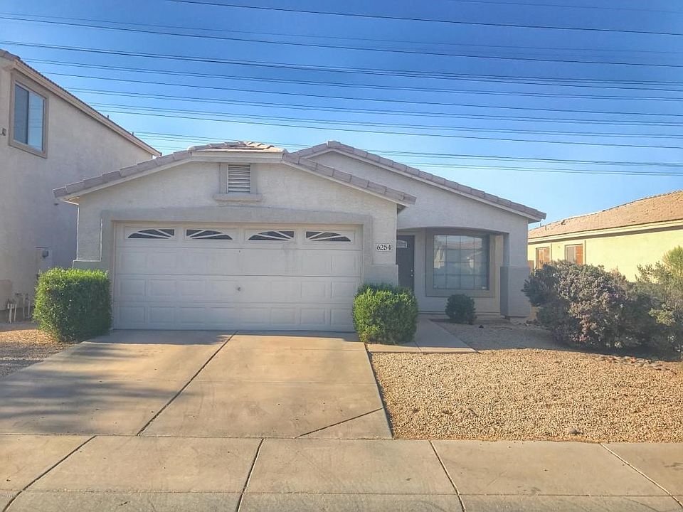 01 Front Yard