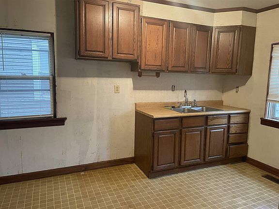 5th image of 217 Hammond Pl
