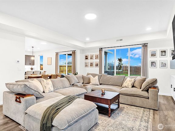 5th image of 605 Cardinal Ave