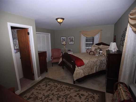 3rd image of 3207 Willow Lane Dr