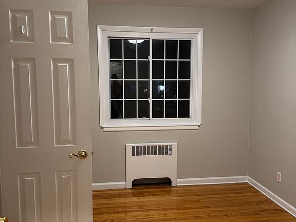 4th image of 711 Davis Ave Floor 1