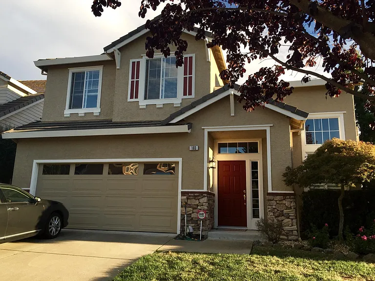 Woodcrest Dr — Photo 1