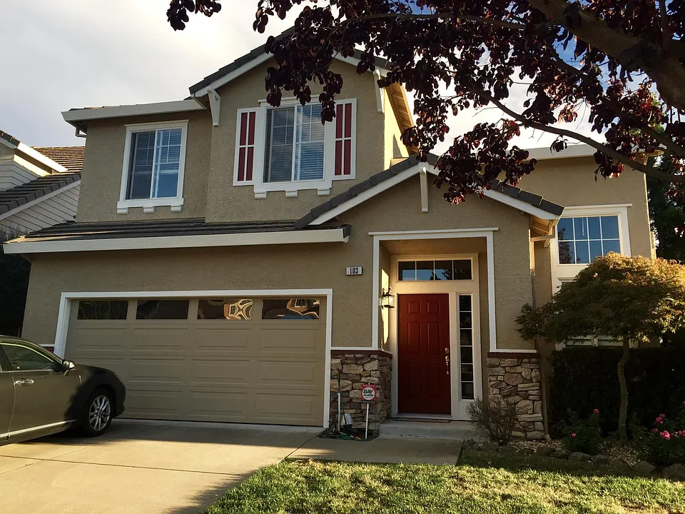 103 Woodcrest Dr