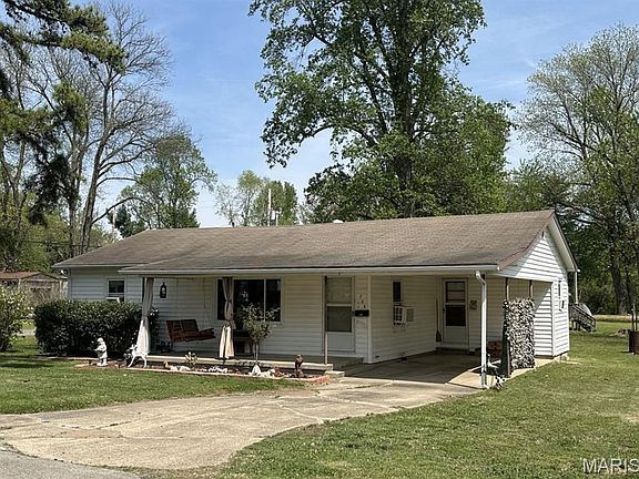 2nd image of 708 N Hickory St