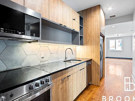 4th image of 1461 Gates Ave #2F