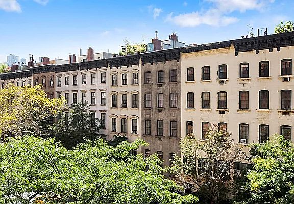 2nd image of 465 W 23rd St APT 7I