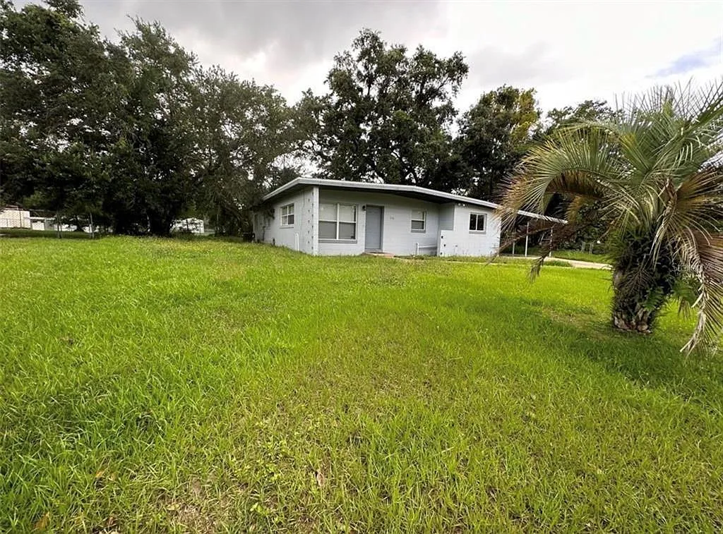 3 bed, 1.5 bath, 1008 sqft, $1,700 — Photo 2