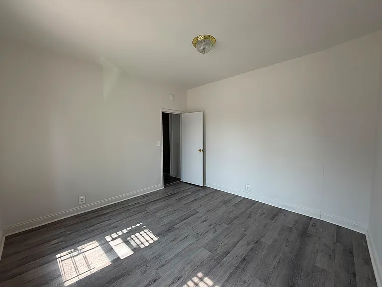 1575 Grand Concourse #A1 — Photo 2