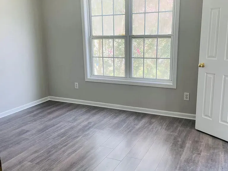 345 Shadetree Ln — Photo 6