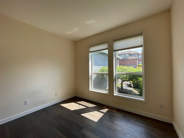 211 NW 110th Ave — Photo 39