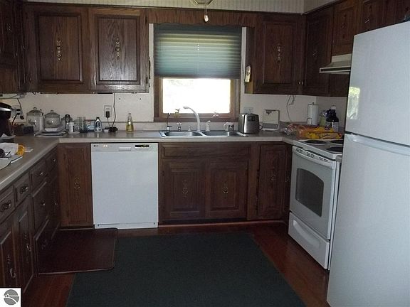 3rd image of 4635 E Lakeview Dr
