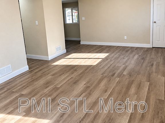 2nd image of 127 Brigadoon Cir