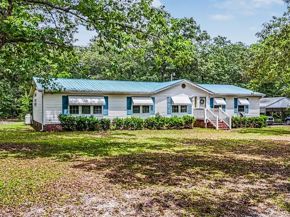 39 Rosa Dr, St Matthews, SC 29135